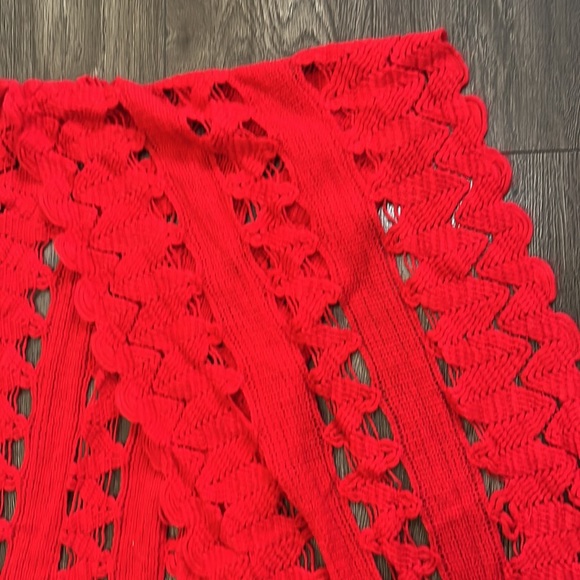 BNWT Long wide red scarf - Picture 4 of 5